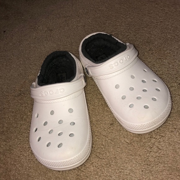 fuzzy white crocs